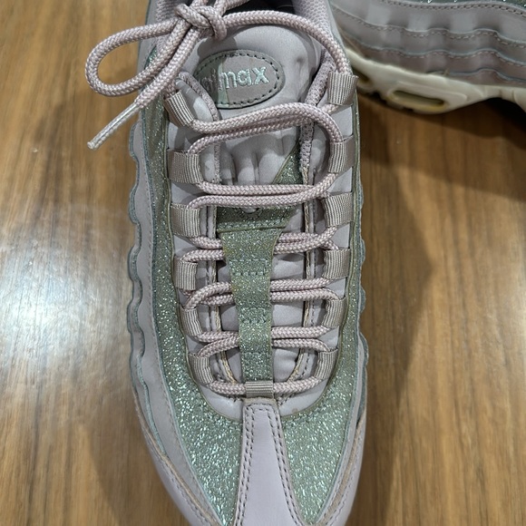 Nike AirMax, mauve color with glitter - Picture 7 of 7